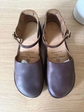 Aurora Shoe Co. Women's Brown Leather Ankle-Strap Mary Jane Flats